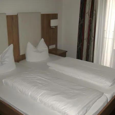 فندق Garni Fuchs 3*